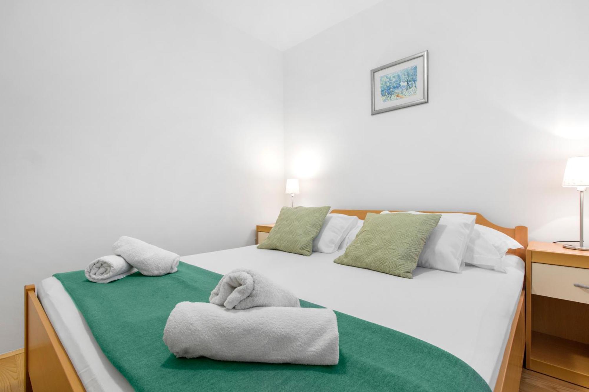 סרימה Apartmani Gnjidic מראה חיצוני תמונה