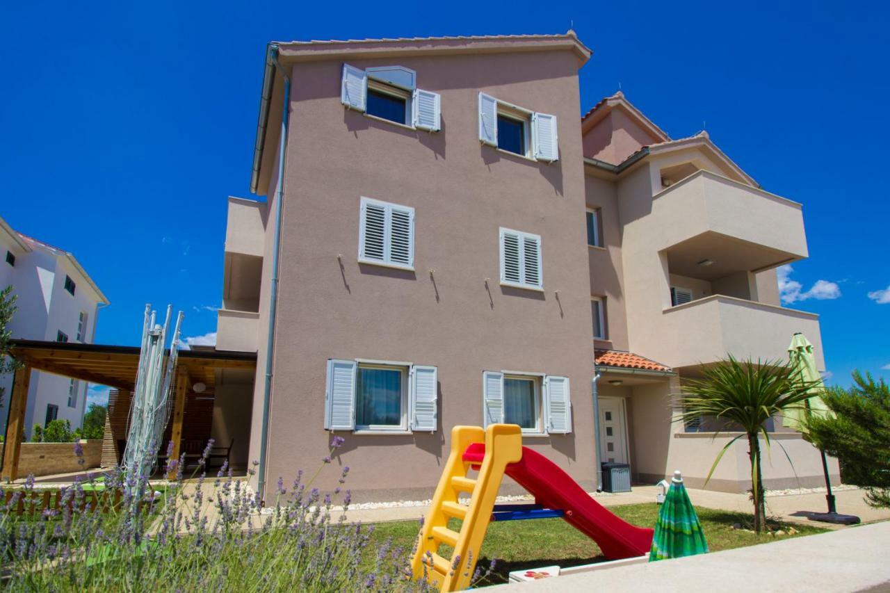 סרימה Apartmani Gnjidic מראה חיצוני תמונה
