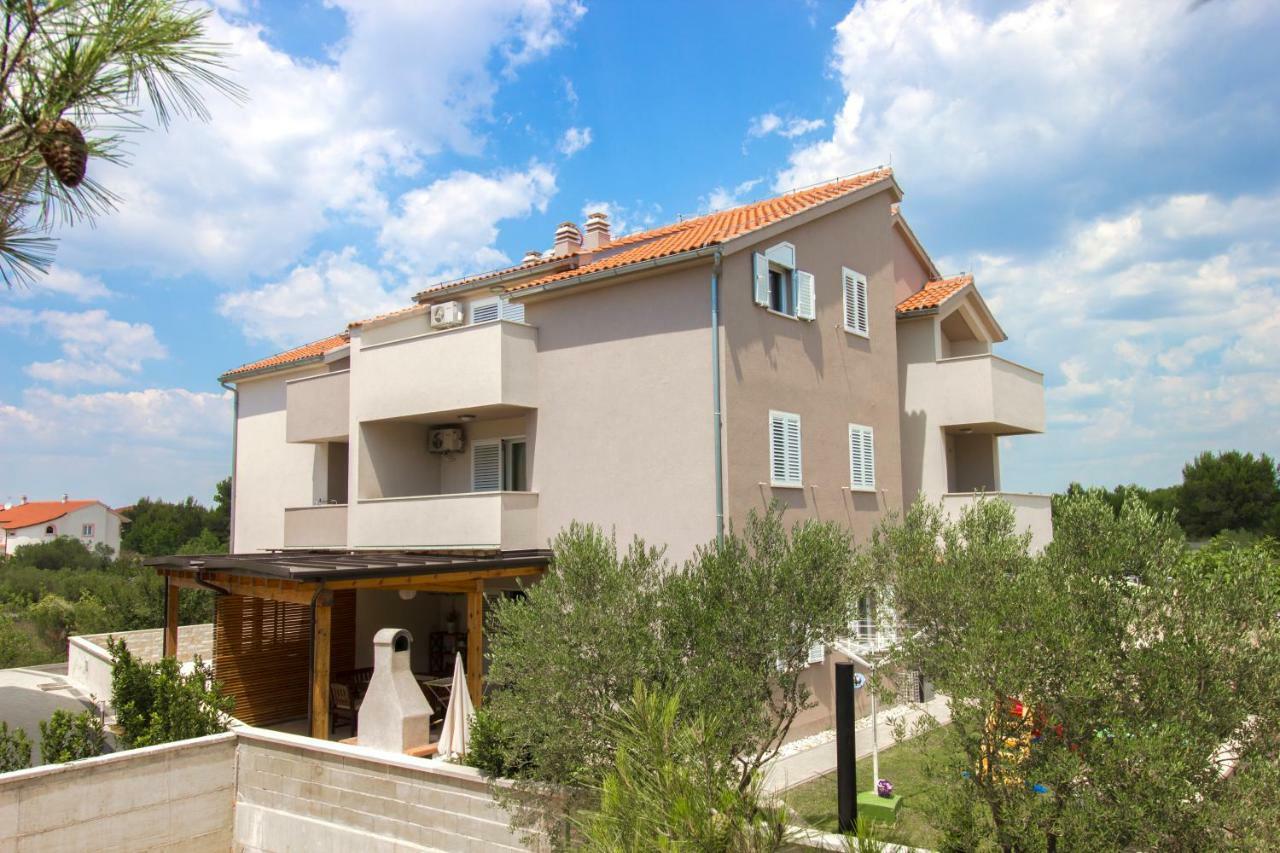 סרימה Apartmani Gnjidic מראה חיצוני תמונה