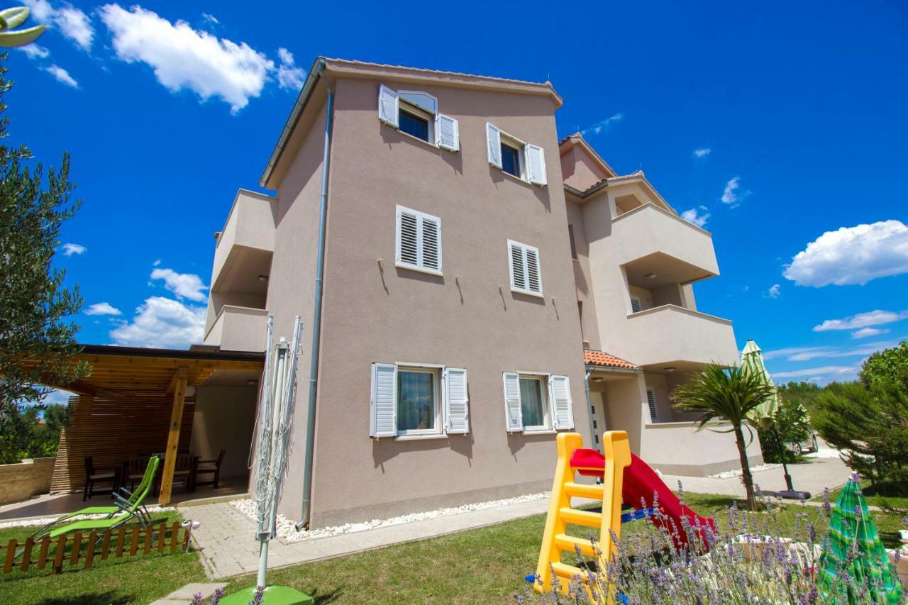 סרימה Apartmani Gnjidic מראה חיצוני תמונה